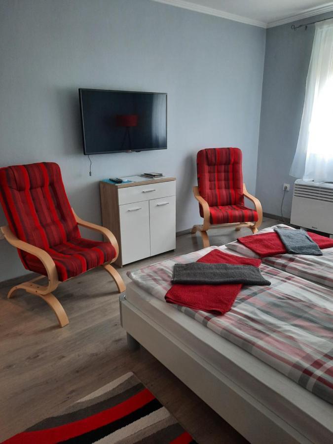Kodaly Apartman エゲル エクステリア 写真